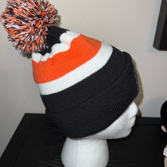 Philadelphia Flyers Kids Bundle: Ski Hat and Briere Doll - Picture 8 of 10